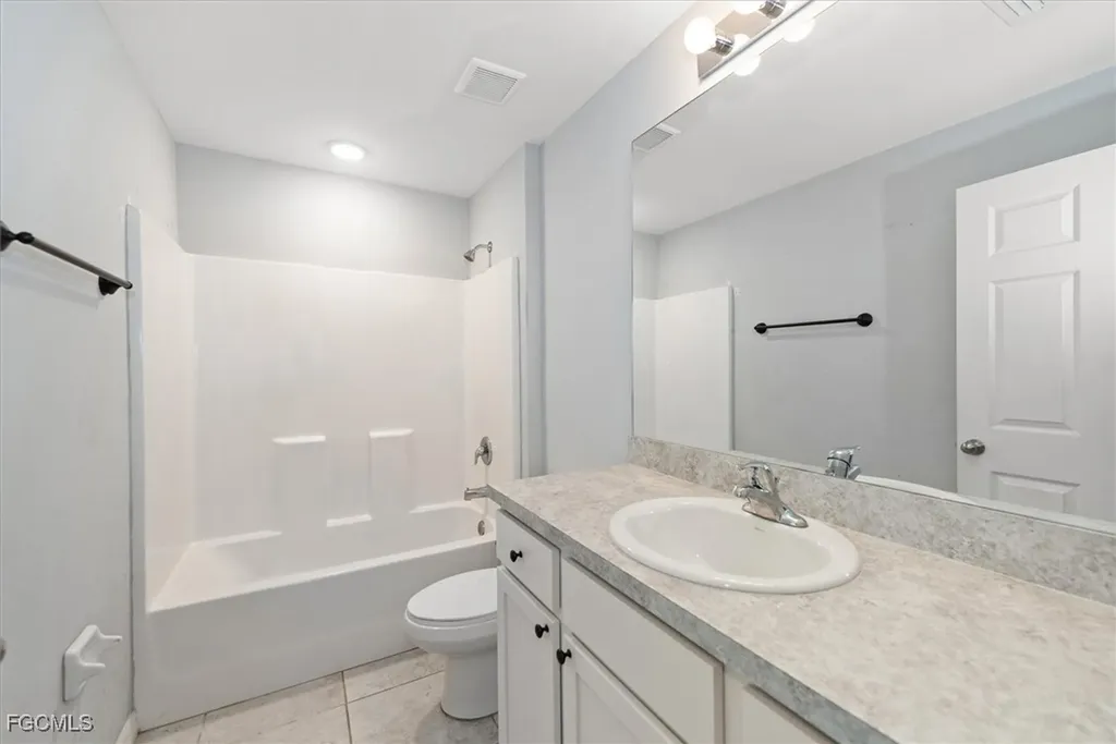 202 NE 20th Terrace Cape Coral FL 33909