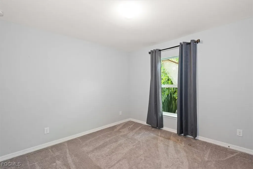 202 NE 20th Terrace Cape Coral FL 33909