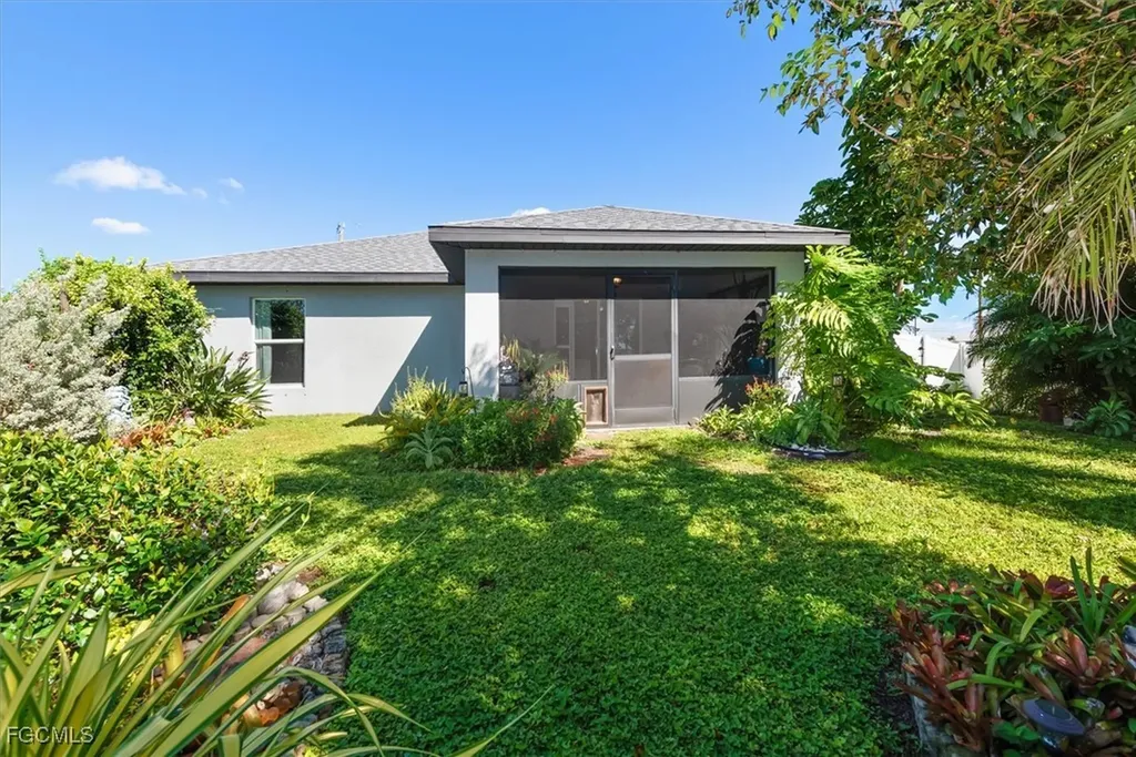 202 NE 20th Terrace Cape Coral FL 33909