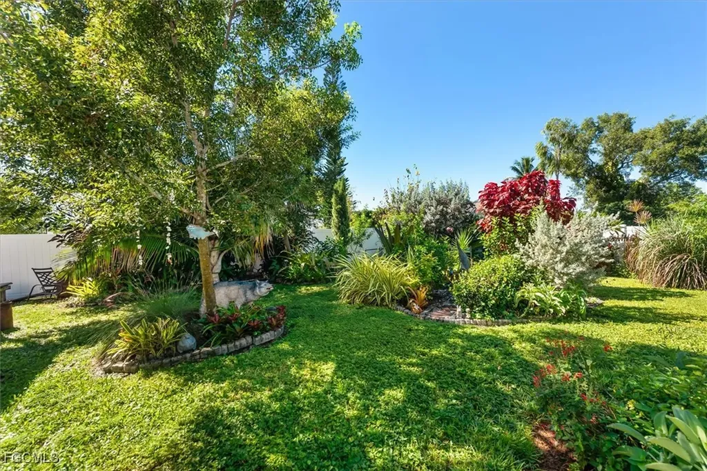 202 NE 20th Terrace Cape Coral FL 33909