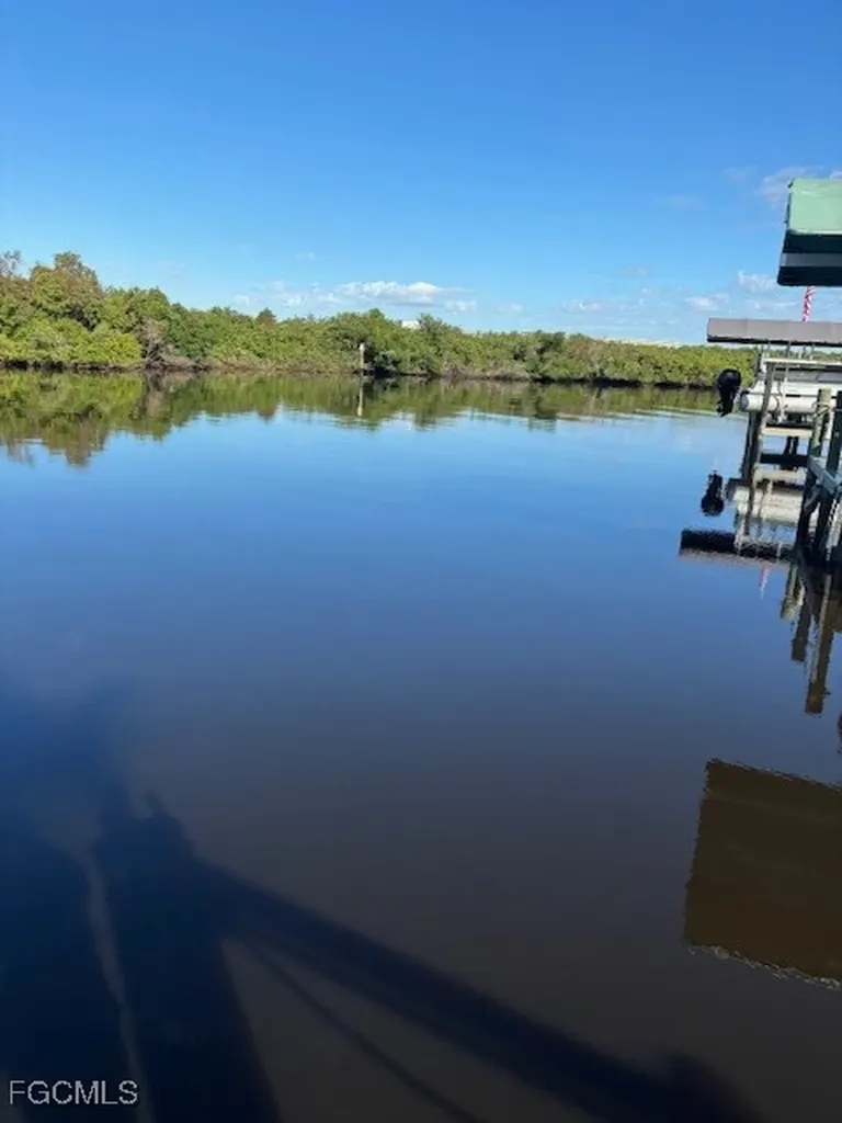 208 Sun Circle Fort Myers FL 33905