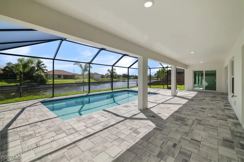 2323 SW 5th Place Cape Coral FL 33991