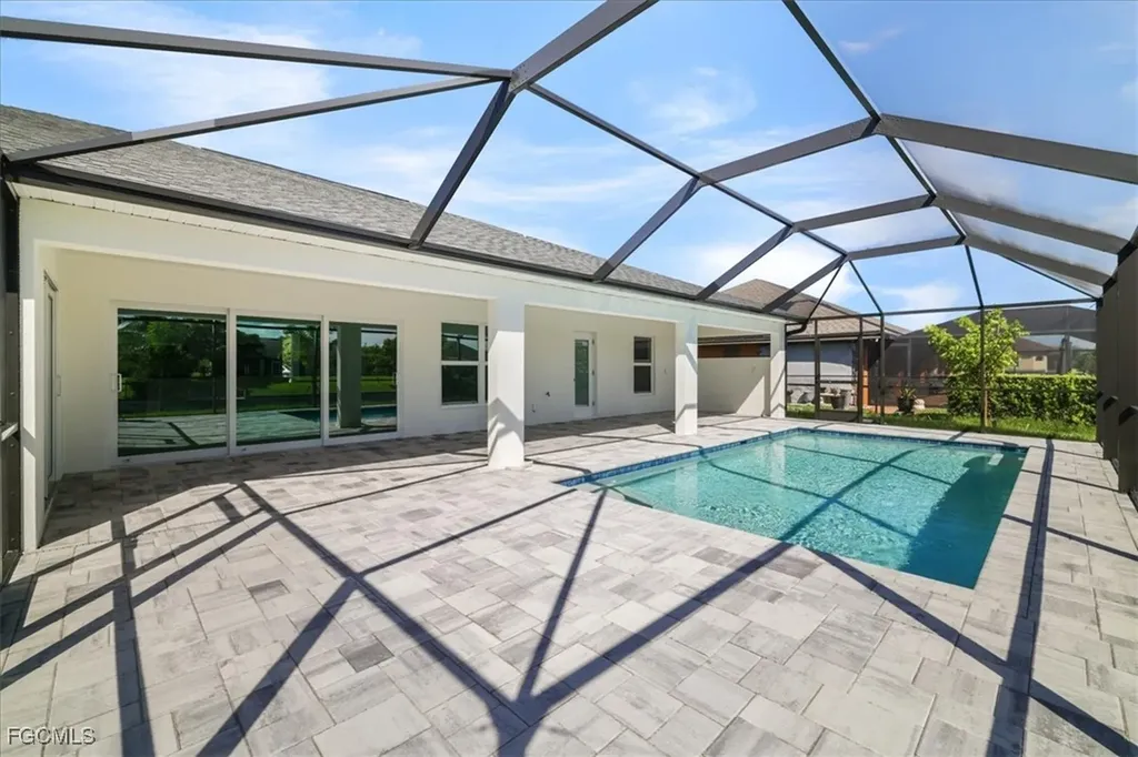 2323 SW 5th Place Cape Coral FL 33991