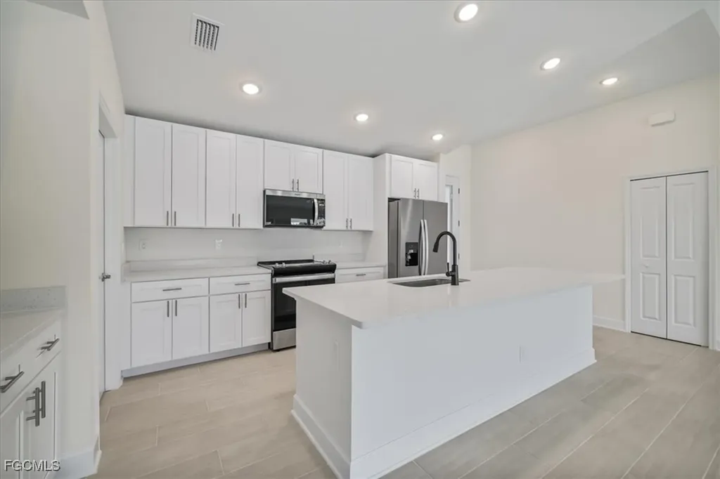 2323 SW 5th Place Cape Coral FL 33991