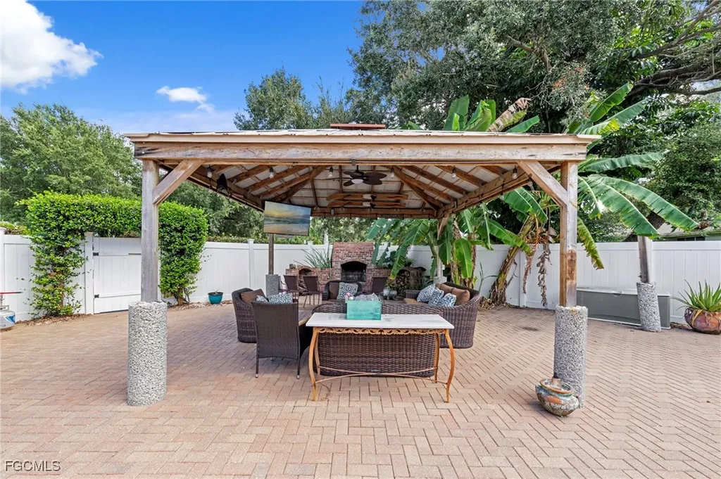 4701 Mcgregor Boulevard Fort Myers FL 33901