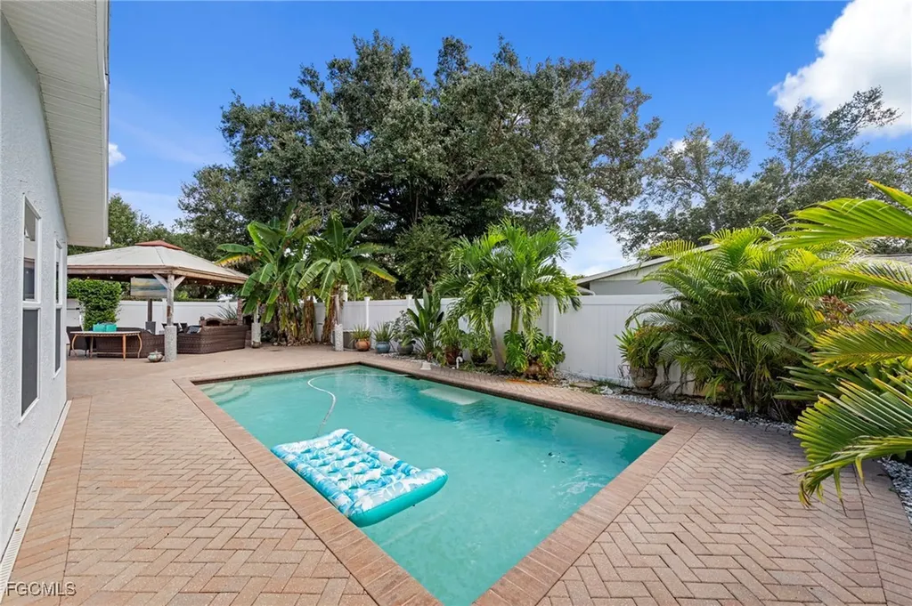 4701 Mcgregor Boulevard Fort Myers FL 33901