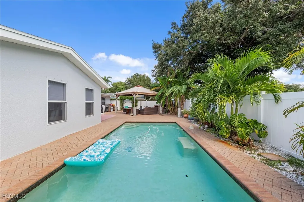 4701 Mcgregor Boulevard Fort Myers FL 33901