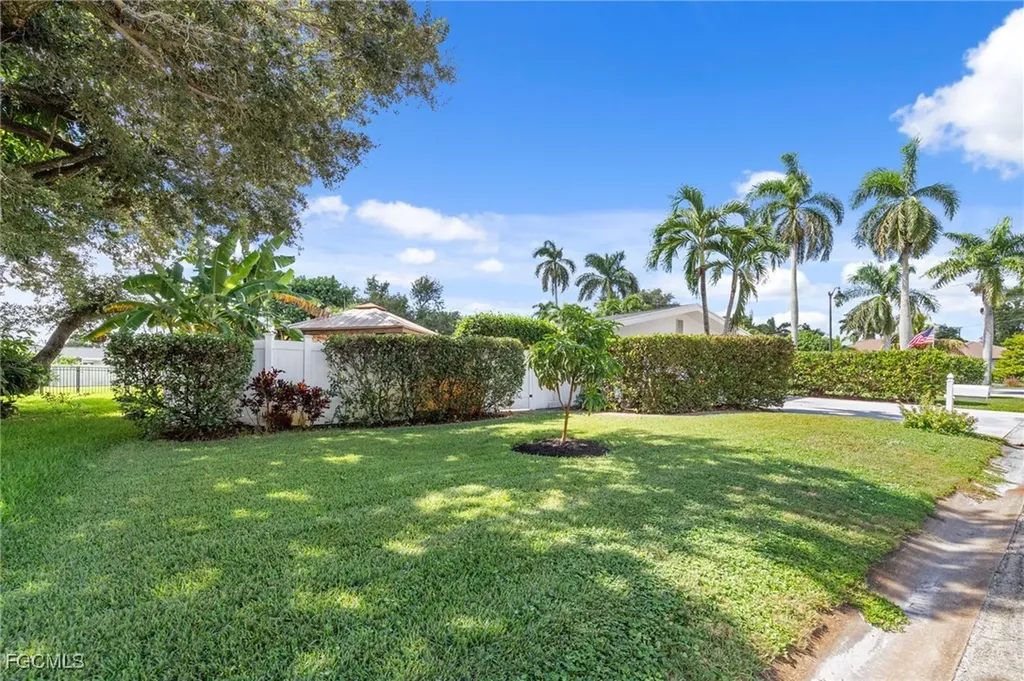 4701 Mcgregor Boulevard Fort Myers FL 33901