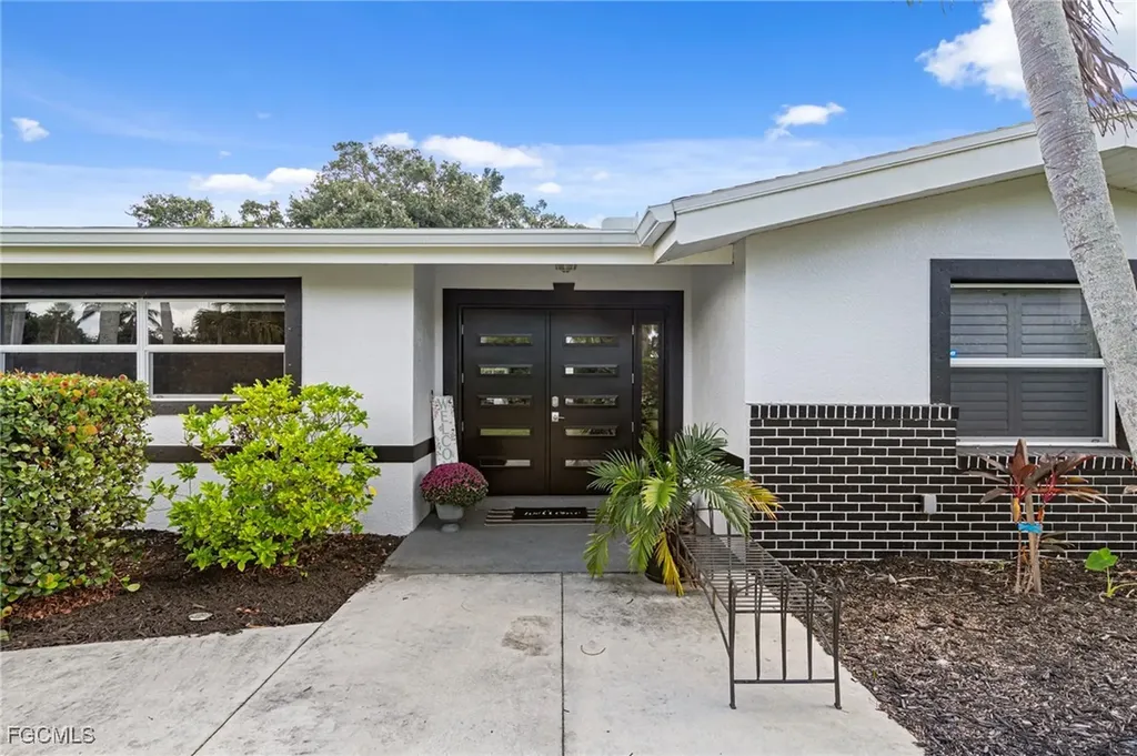 4701 Mcgregor Boulevard Fort Myers FL 33901