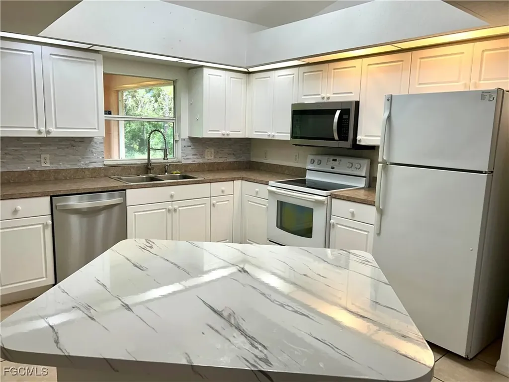 947 Hunter Street E Lehigh Acres FL 33974