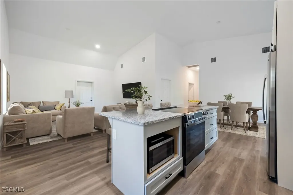 3823 Highlight Street Fort Myers FL 33905