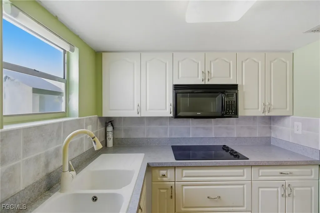 4931 Vincennes Court Cape Coral FL 33904