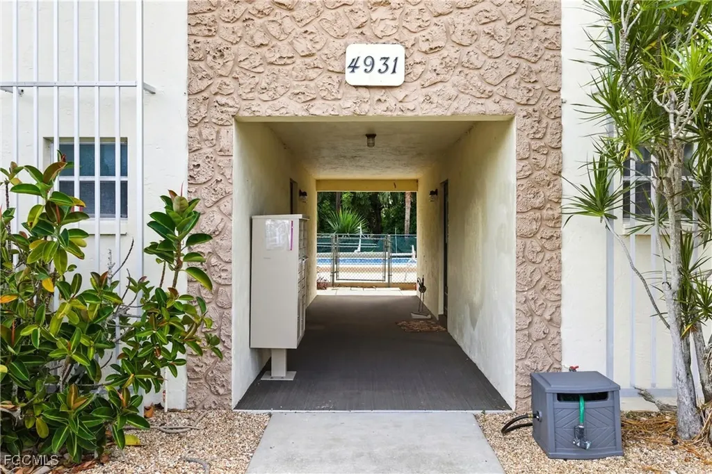 4931 Vincennes Court Cape Coral FL 33904