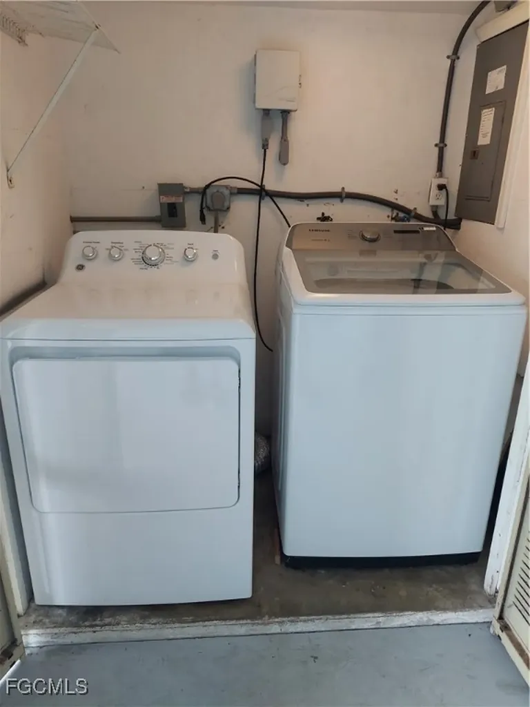 1661 Manor Avenue Fort Myers FL 33901