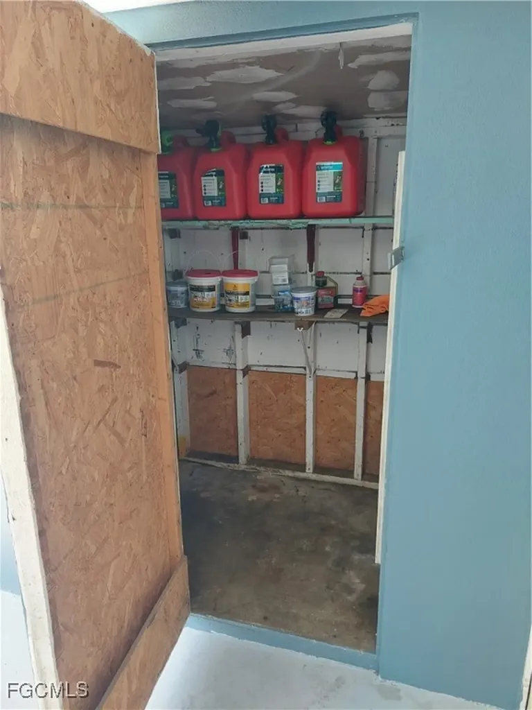 1661 Manor Avenue Fort Myers FL 33901