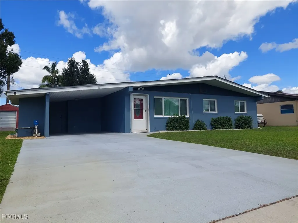 1661 Manor Avenue Fort Myers FL 33901