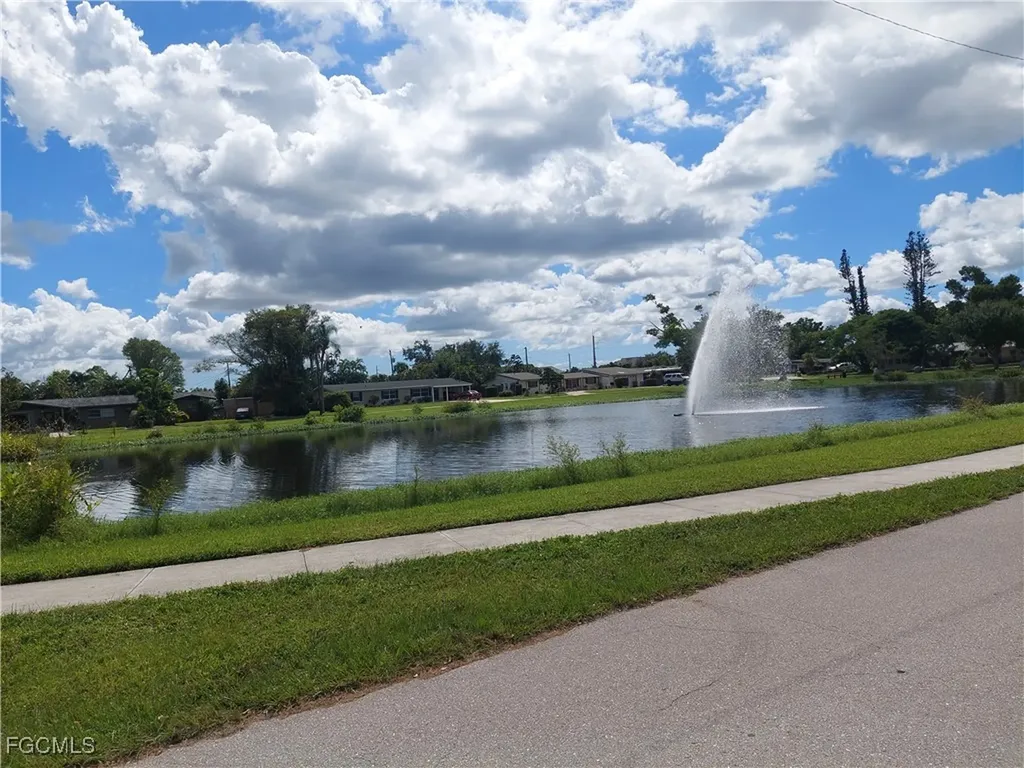 1661 Manor Avenue Fort Myers FL 33901