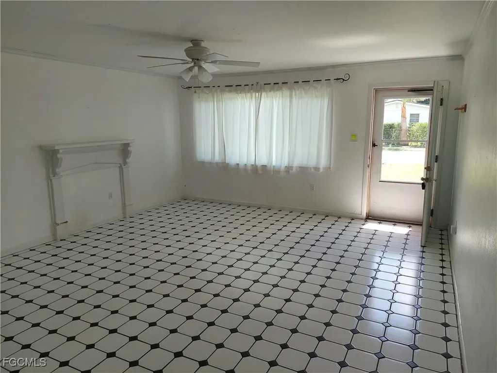 1661 Manor Avenue Fort Myers FL 33901