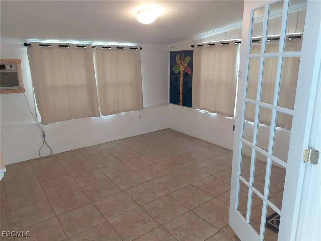 1661 Manor Avenue Fort Myers FL 33901