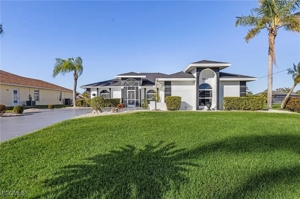 2027 SE 21st Street Cape Coral FL 33990