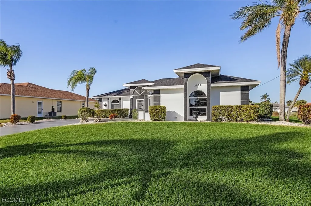 2027 SE 21st Street Cape Coral FL 33990