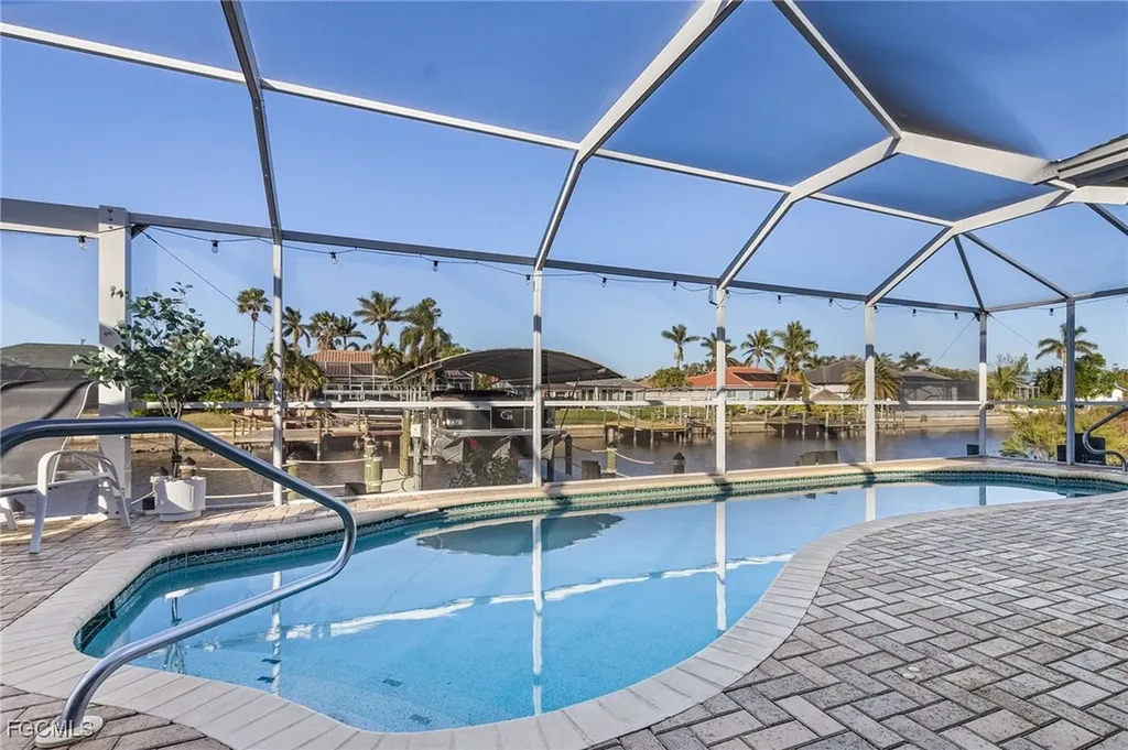 2027 SE 21st Street Cape Coral FL 33990