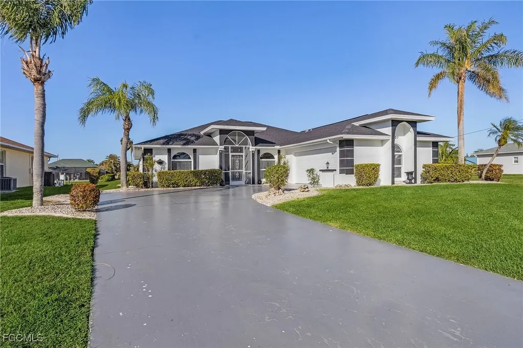 2027 SE 21st Street Cape Coral FL 33990