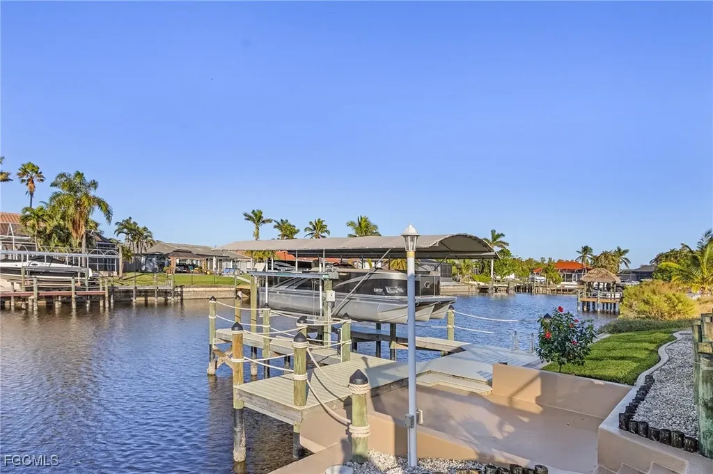 2027 SE 21st Street Cape Coral FL 33990