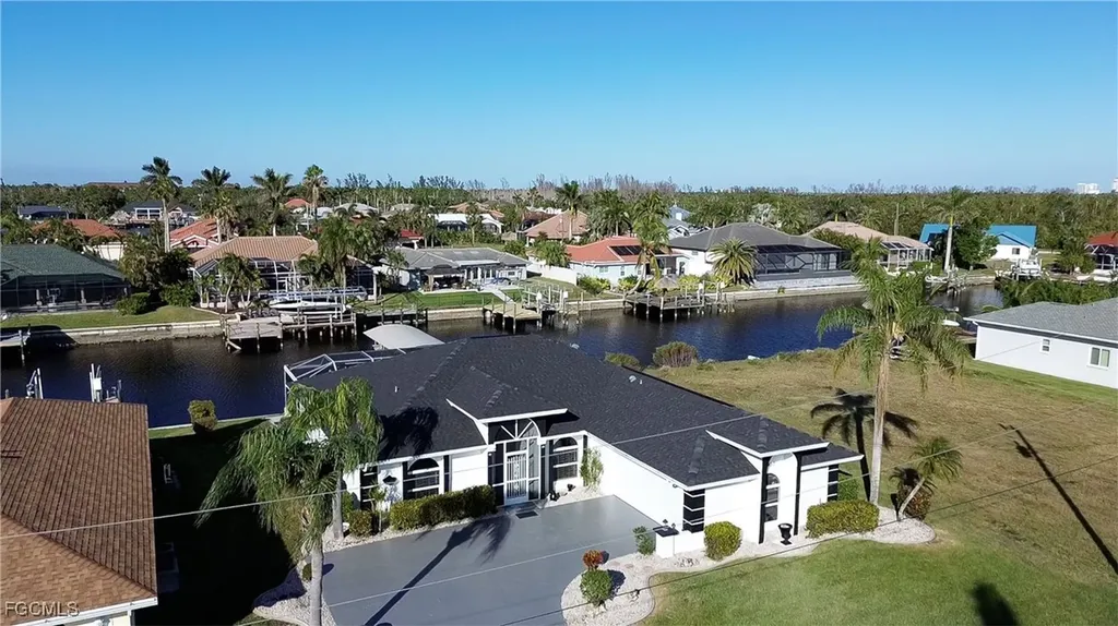 2027 SE 21st Street Cape Coral FL 33990