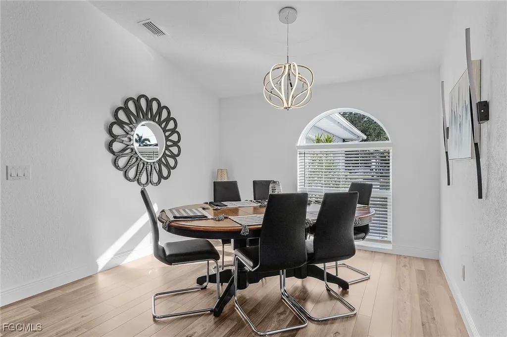 2027 SE 21st Street Cape Coral FL 33990