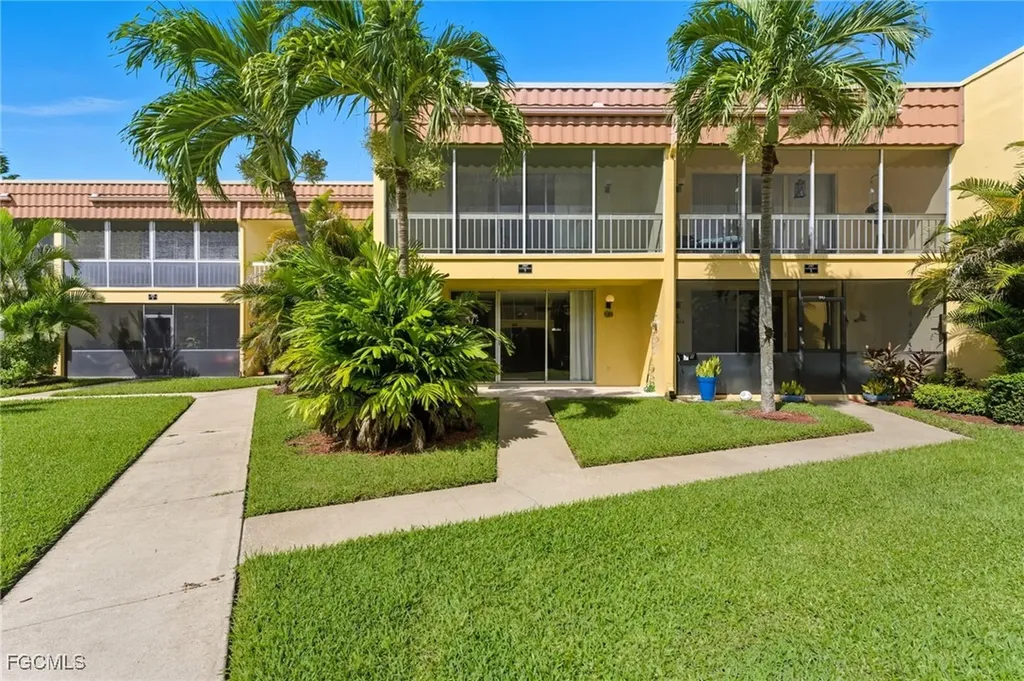 2907 Del Prado Boulevard S Cape Coral FL 33904