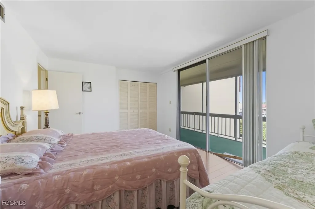 2907 Del Prado Boulevard S Cape Coral FL 33904