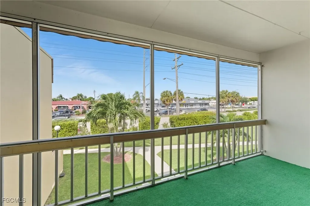 2907 Del Prado Boulevard S Cape Coral FL 33904