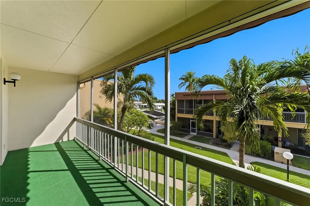 2907 Del Prado Boulevard S Cape Coral FL 33904