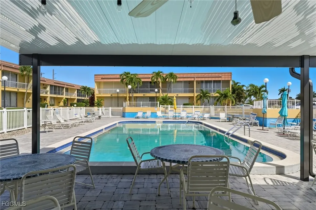 2907 Del Prado Boulevard S Cape Coral FL 33904