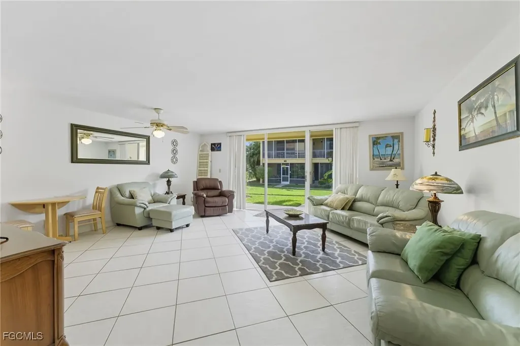 2907 Del Prado Boulevard S Cape Coral FL 33904
