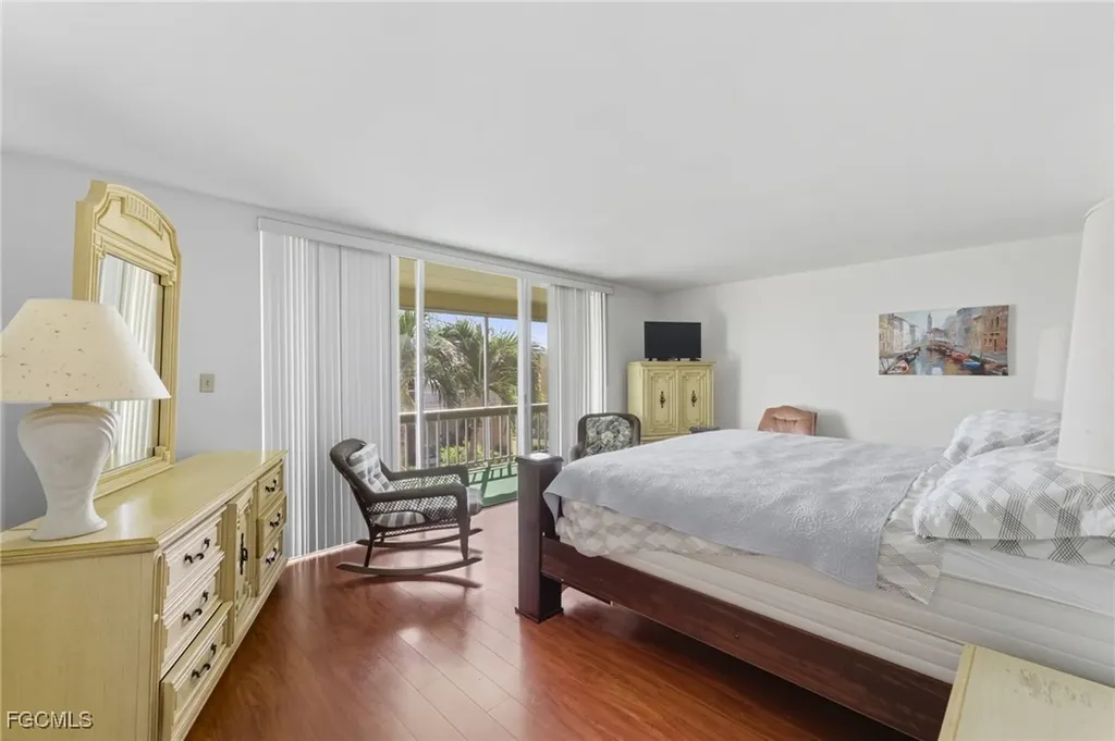 2907 Del Prado Boulevard S Cape Coral FL 33904