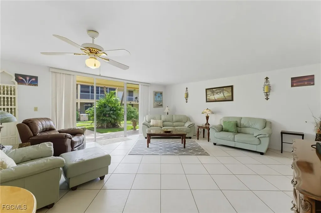2907 Del Prado Boulevard S Cape Coral FL 33904