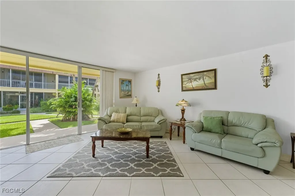 2907 Del Prado Boulevard S Cape Coral FL 33904