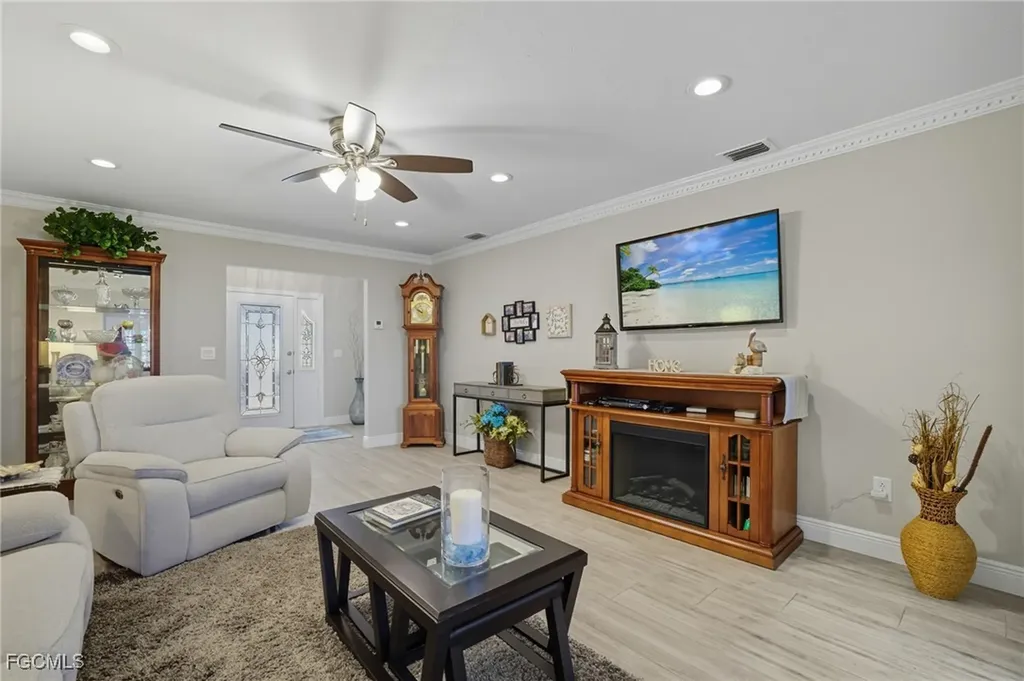 1203 N Brandywine Circle Fort Myers FL 33919