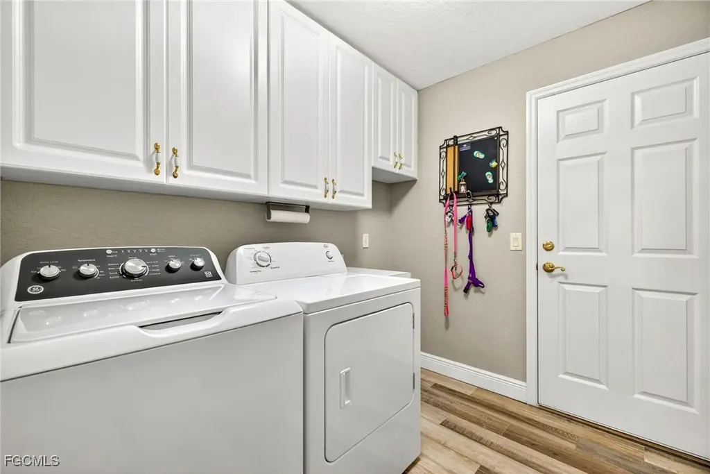 2505 SW 53rd Terrace Cape Coral FL 33914