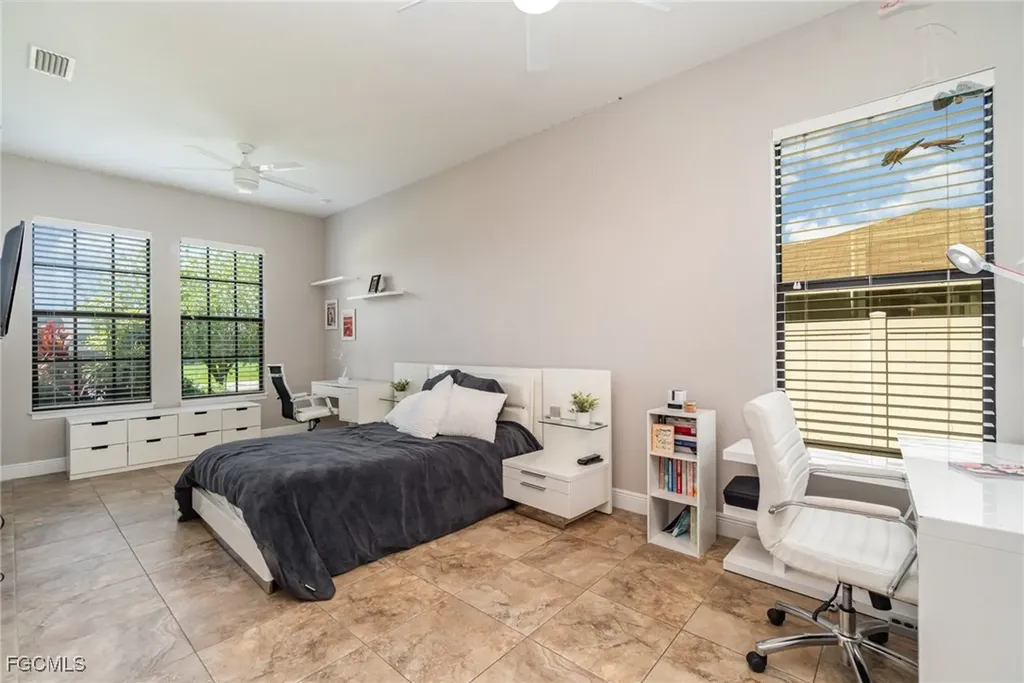 3137 SE 8th Avenue Cape Coral FL 33904