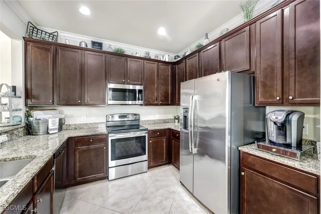 8121 Summerfield Street Fort Myers FL 33919