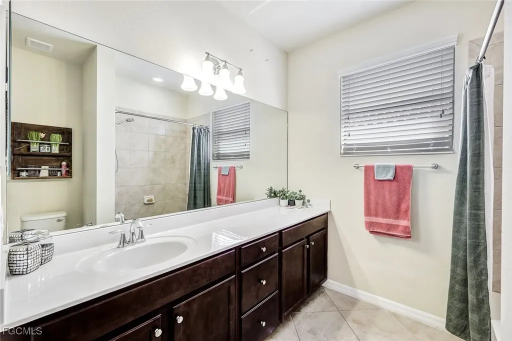 8121 Summerfield Street Fort Myers FL 33919