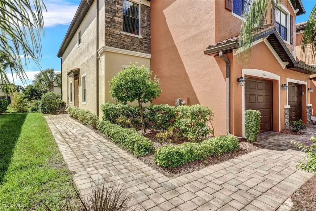 8121 Summerfield Street Fort Myers FL 33919