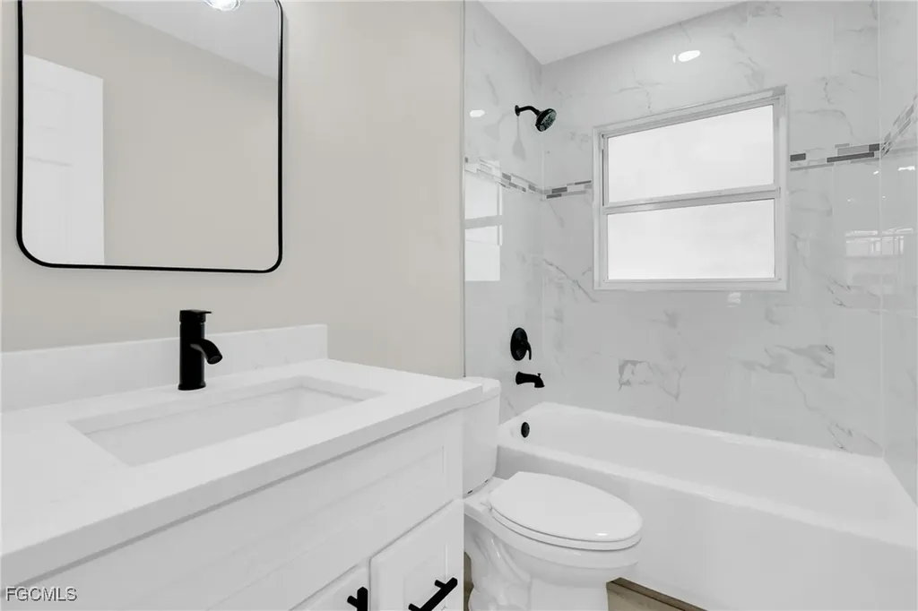 462 Muskegon Avenue Fort Myers FL 33905