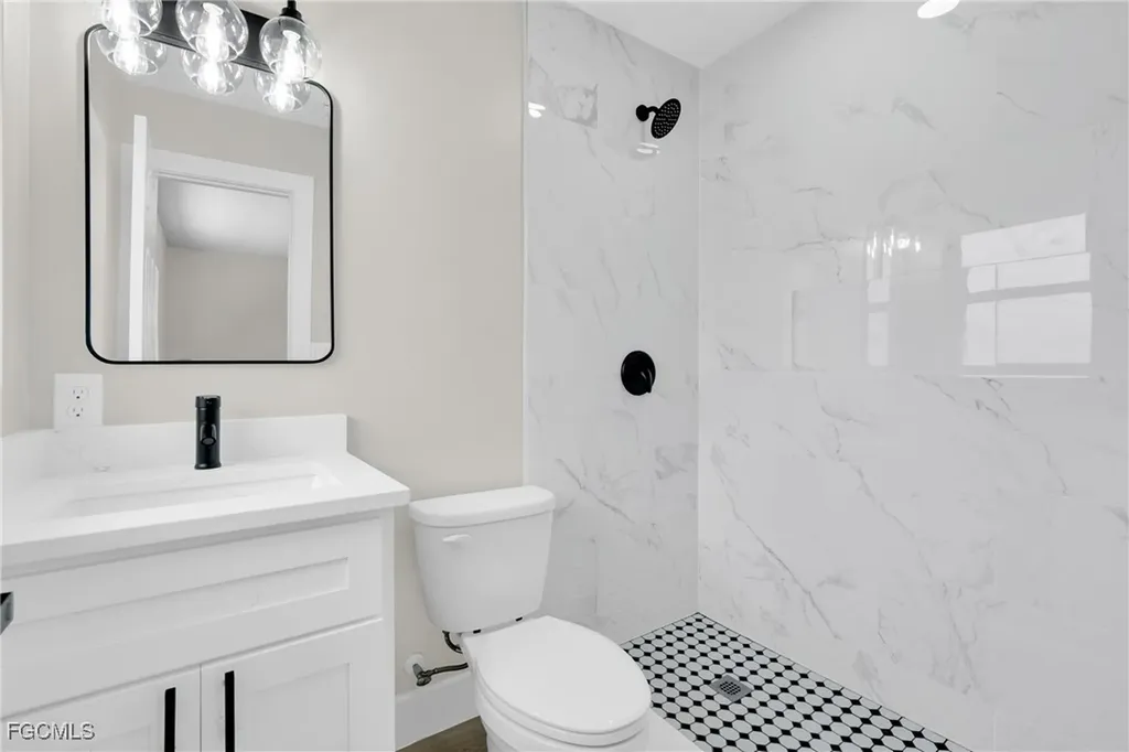 462 Muskegon Avenue Fort Myers FL 33905