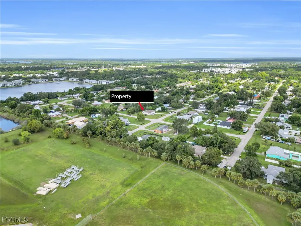 462 Muskegon Avenue Fort Myers FL 33905