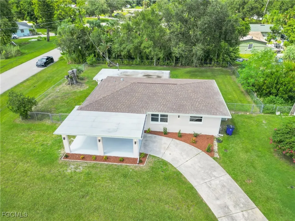 462 Muskegon Avenue Fort Myers FL 33905