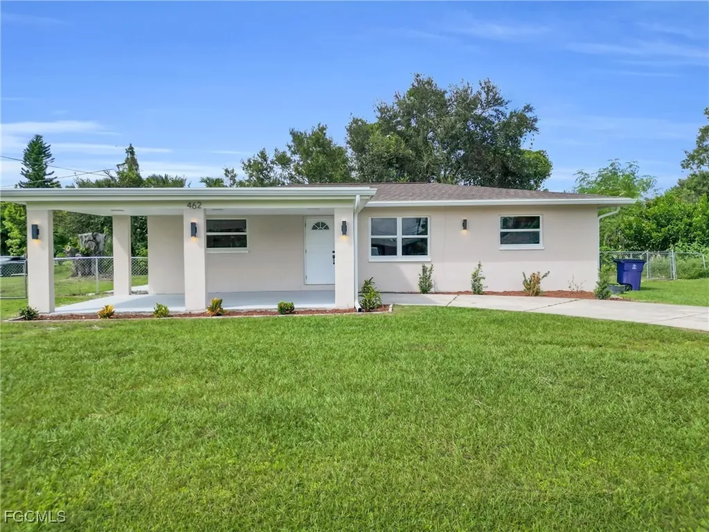 462 Muskegon Avenue Fort Myers FL 33905